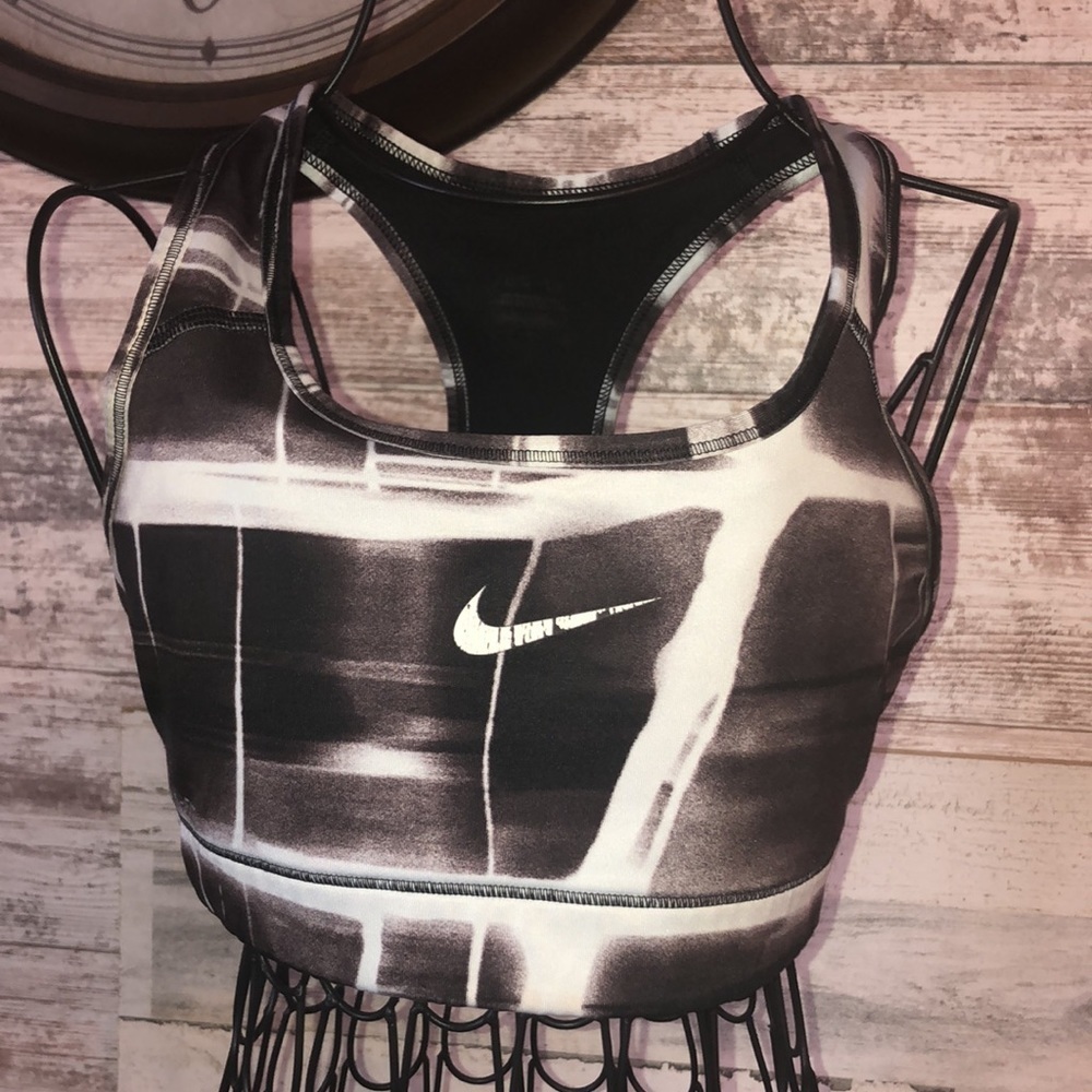 Nike sports bra gray black and white size small lighting bolt pattern​​​